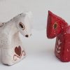 Cavalli di ceramica bianchi - immagine 2
