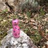Gattino rosa di ceramica con i fiorellini - immagine 2